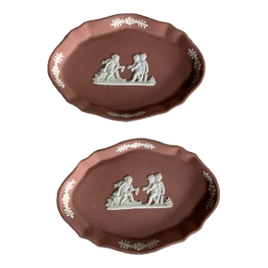 Rare 1930s Wedgwood Jasperware Salt Cellars With Putti - Neoclassical Pair