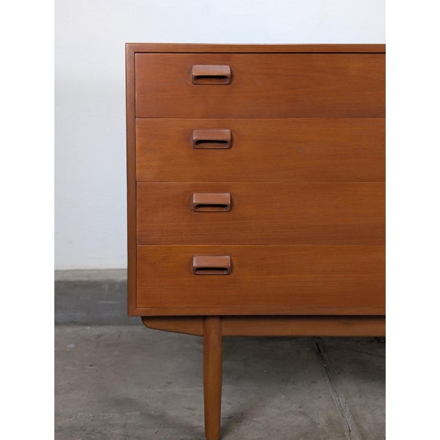 Brown 1960s Danish Modern 4-Drawer Teak Chest by Borge Mogensen for Povl Dinesen, Denmark For Sale - Image 8 of 15