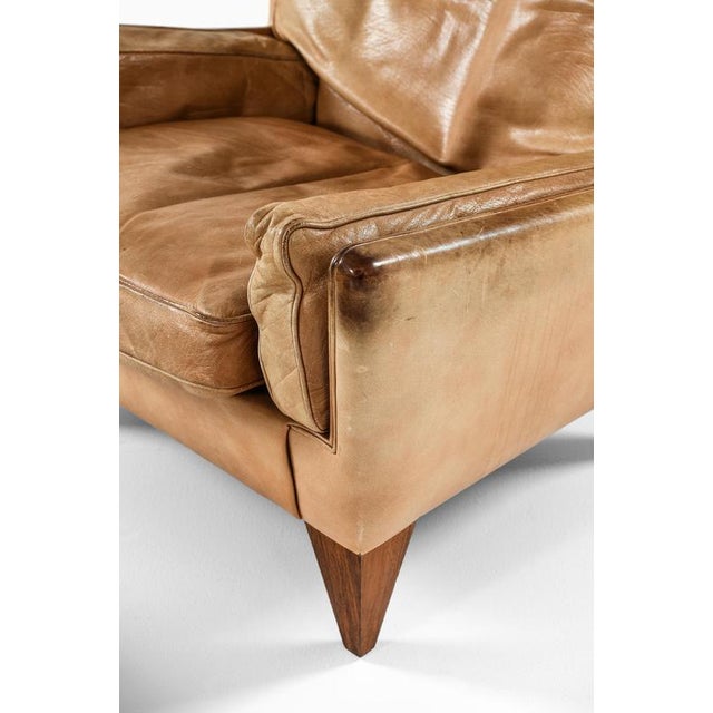 1960s Set of Easy Chair and Ottoman in Leather and Rosewood attributed to Illum Wikkelsø, 1960s For Sale - Image 5 of 12