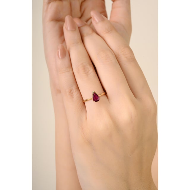 VRJewels Bezel Set Teardrop Ruby Solitaire Ring Size 5.5 in 14k Yellow Gold For Sale - Image 4 of 14