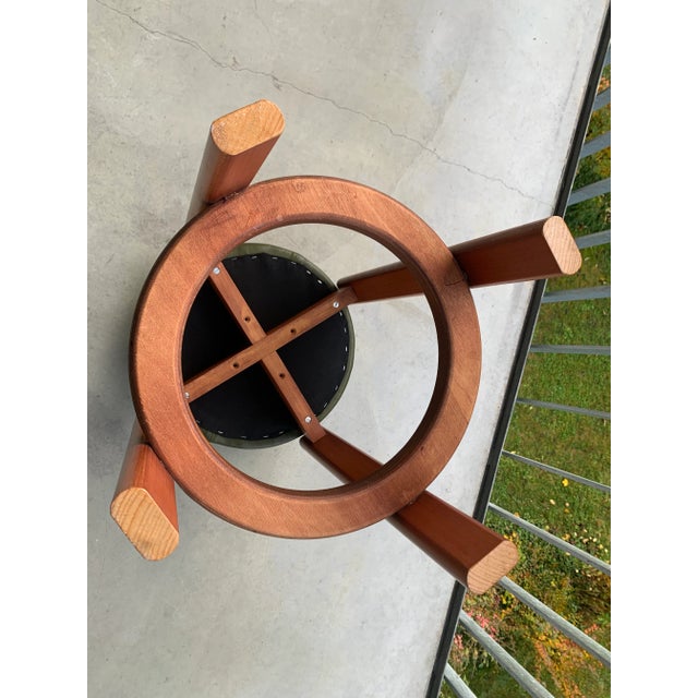 Very well-preserved originals from the period. Thick padding: very comfortable.