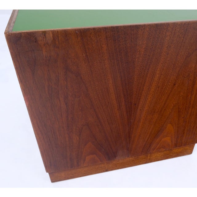 Brown Pair of Cube Shape Walnut Mid-Century Modern End Side Occasional Tables Stands For Sale - Image 8 of 12