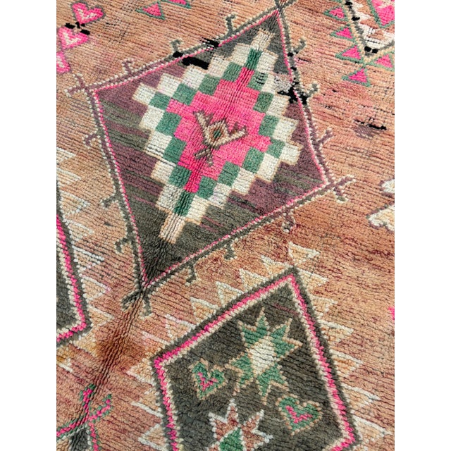 Boho Chic Moroccan Wool Rug For Sale - Image 9 of 9