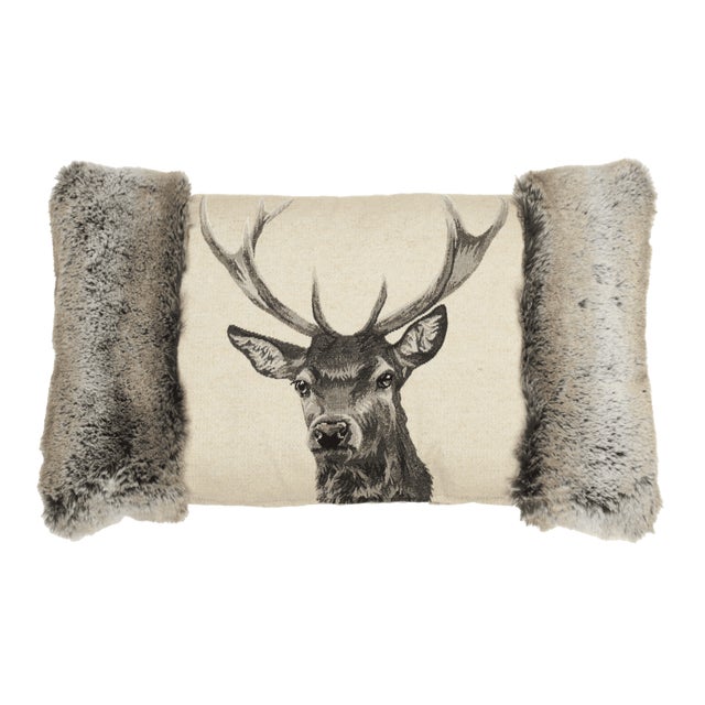 Elevate your space with the elegance of this Country Linen cushion, drawing inspiration from the great British outdoors,...