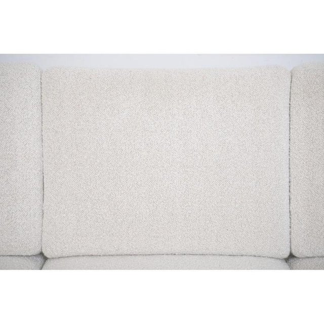 1980s GE236 Sofa by Hans J. Wegner in Bouclé Upholstery from Dedar Milano, 1980s For Sale - Image 5 of 18
