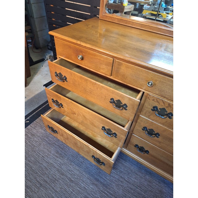 1970s Baumritter Ethan Allen Maple 9 Drawer Dresser With Matching Mirror For Sale - Image 10 of 12