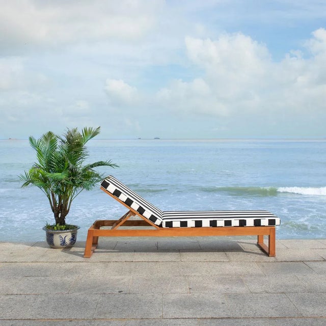 Contemporary Solano Sunlounger - Natural/Black Stripe For Sale - Image 3 of 9