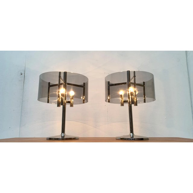 Rare Space Age table lights with acrylic shade. This draft convinces with the game with transparencies and reflections....