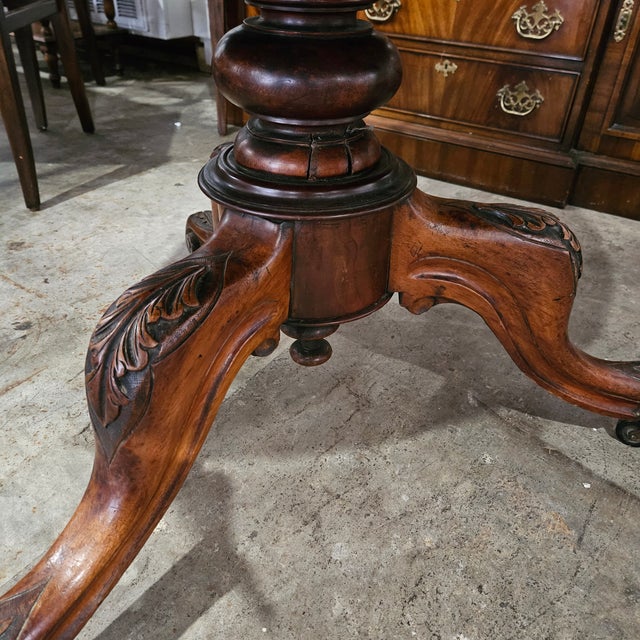19th Century Victorian Mahogany Round Tri-Leg Pedestal Breakfast Table For Sale - Image 11 of 14