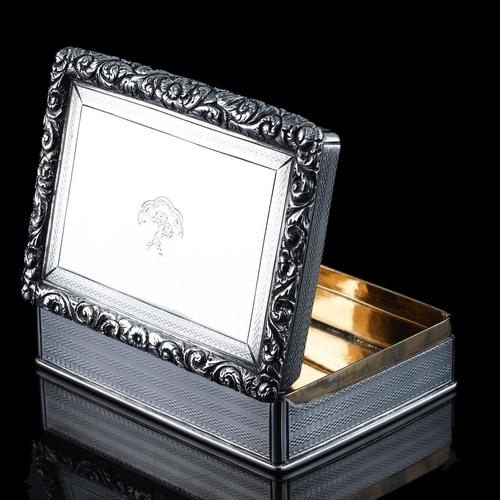 Large Antique Georgian Silver Table Snuff Box with Floral Chased Border from Joseph Willmore, 1832 For Sale - Image 3 of 18