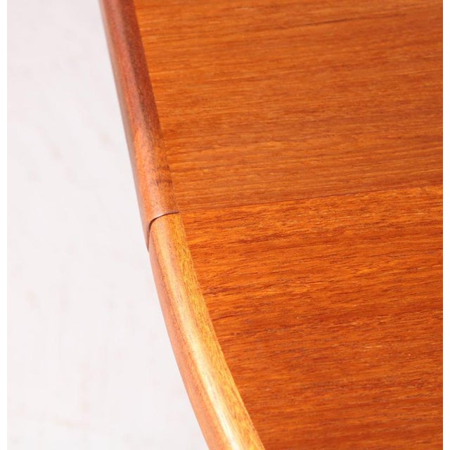 Mid-Century Round Extending Teak Dining Table from McIntosh, 1970s For Sale - Image 11 of 13