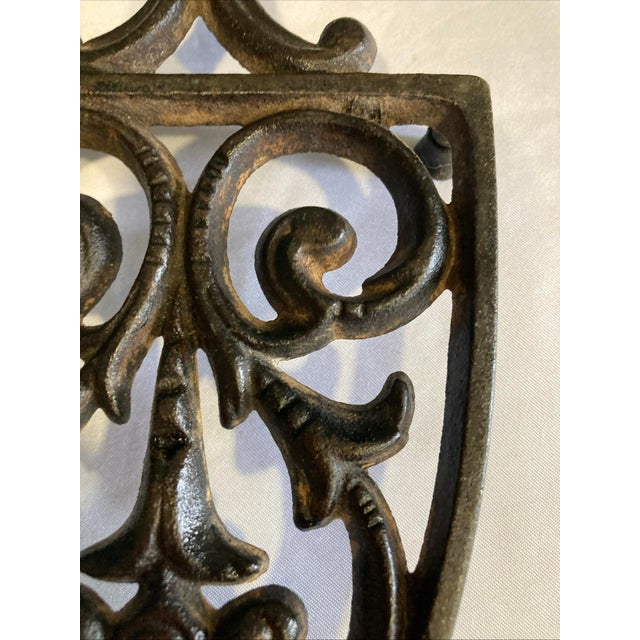 Farmhouse Early 20th Century Griswold Cast Iron Trivet With Ornate Scrollwork For Sale - Image 3 of 12