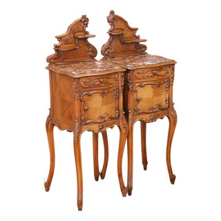 Pair of Early 20th Century French Louis XV Walnut Nightstands With Marble Tops For Sale