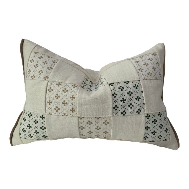 Petit Flower Flange Lumbar 13” X 19” For Sale