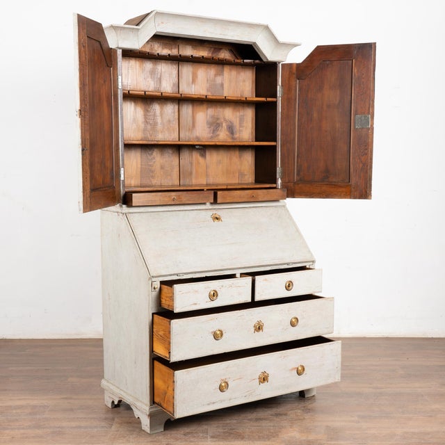 Gustavian (Swedish) 19th Century Swedish White Gustavian Pine Secretary For Sale - Image 3 of 9