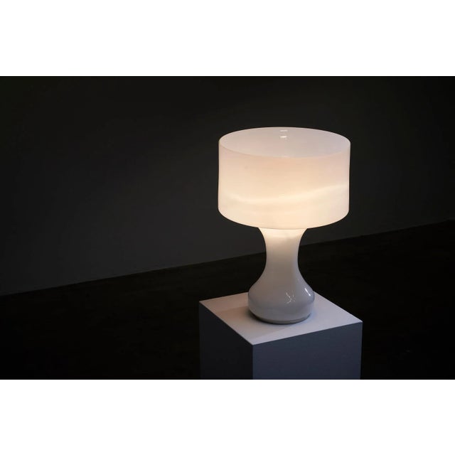 Glass L190 Sebenica Table Lamp attributed to Enrico Capuzzo for Vistosi, Italy, 1960s For Sale - Image 7 of 9