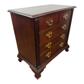 Stickley Colonial Williamsburg Georgian Mahogany Chest of Drawers End Table For Sale