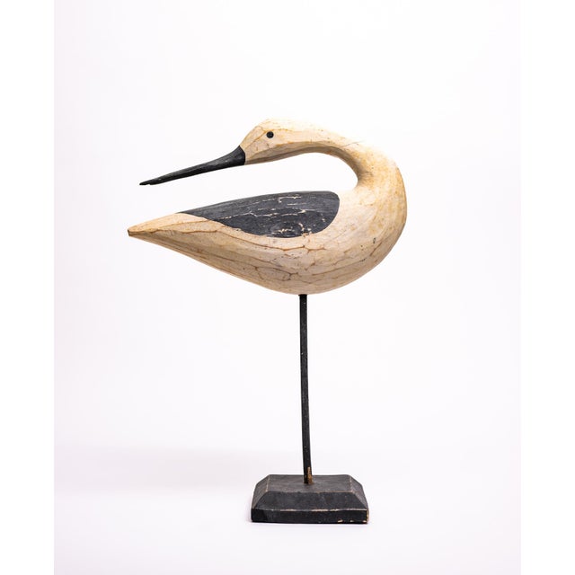 Rustic Hand-Carved Shorebird Sculpture on Stand, Early–Mid 20th Century For Sale - Image 3 of 6