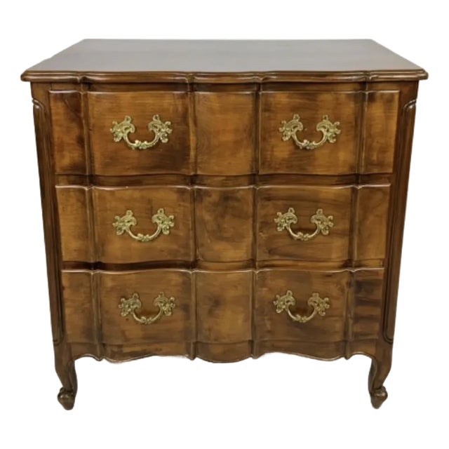 Vintage French Provincial Style Chest of Drawers For Sale