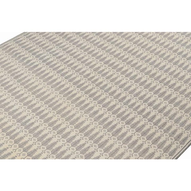 This contemporary 9x13 flat weave is an exciting new addition to the Kilim & Flat Weave Collection by Rug & Kilim....