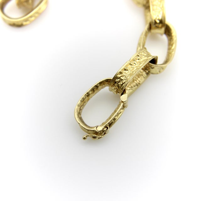 Metal 18k Gold Vintage Oval Link Bracelet For Sale - Image 7 of 7