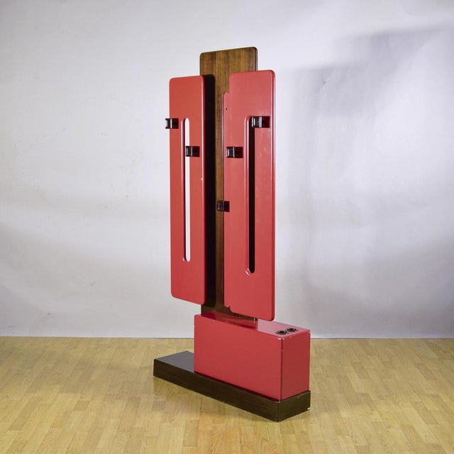 This extraordinary space age coat rack, designed by luigi sormani in the 1970s, is an icon of avant-garde italian design....