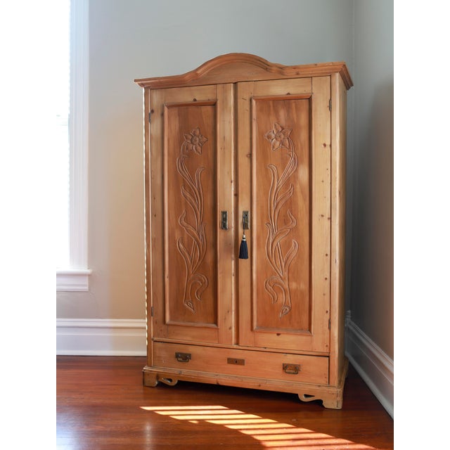 English 19th Century French Pine Wardrobe, Armoire, Linen Press For Sale - Image 3 of 13