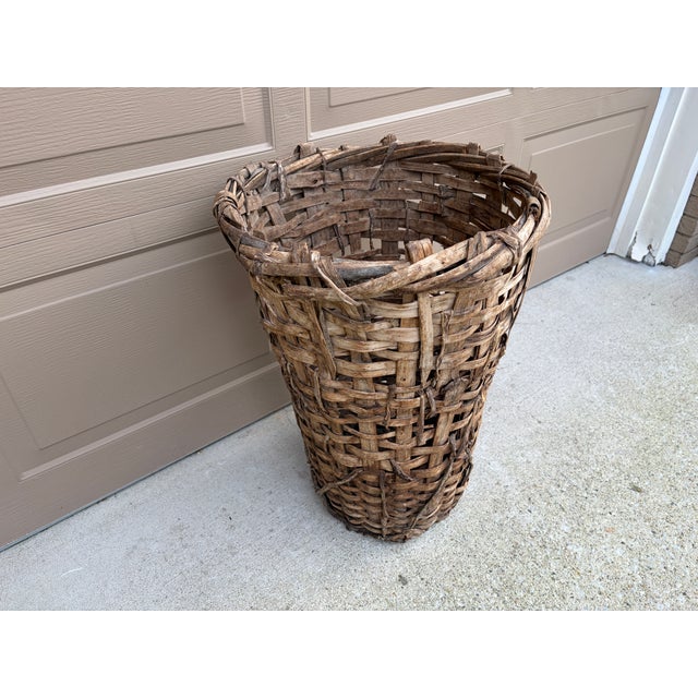 19th-Century French Handwoven Oak Harvest Basket For Sale In South Bend - Image 6 of 14
