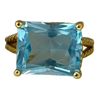 Blue Topaz Ring in Solid Yellow Gold With Rope Design Band Size 6 For Sale