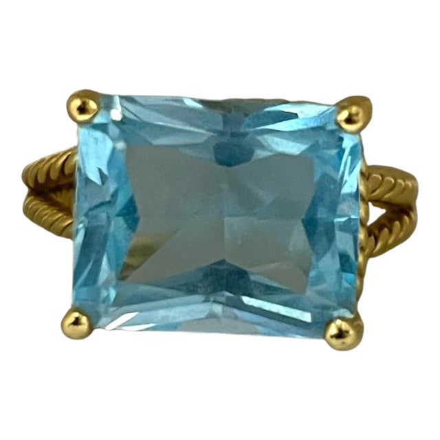 Blue Topaz Ring in Solid Yellow Gold With Rope Design Band Size 6 For Sale
