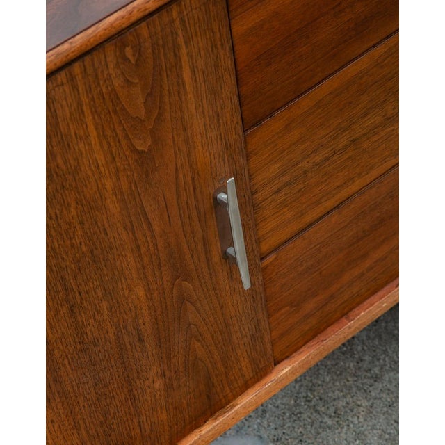 1960s Mid Century Modern Dresser Credenza BP John Metal 3 Drawer Walnut , Attributed For Sale In Sacramento - Image 6 of 12