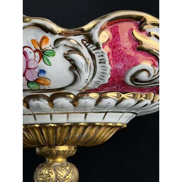Hollywood Regency Large Hollywood Regency Peacock Centerpiece Bowl in Gilt Metal and Porcelain, 1930s For Sale - Image 3 of 17