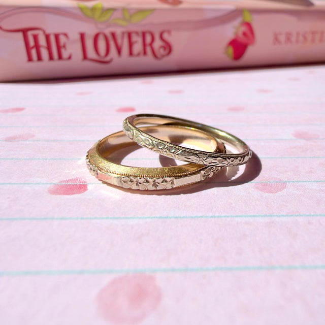 Vintage Retro Two Tone Gold Keepsake Orange Blossom Wedding Band, Ring Size 7 For Sale In Los Angeles - Image 6 of 10