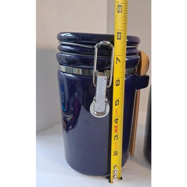 VTG Gibson Rounded Cobalt Blue Canister Set W/ Original Wooden Scoops! EUC/Mint For Sale - Image 4 of 10