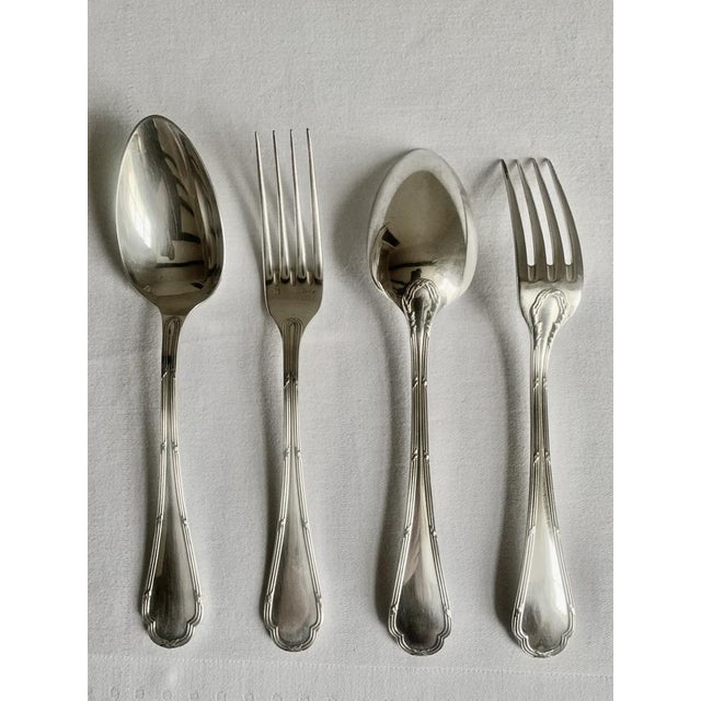 Vintage French Silver-Plated Dinner Spoons and Forks with Cross Border Bands from Ercuis, 1935, Set of 22 For Sale - Image 11 of 11