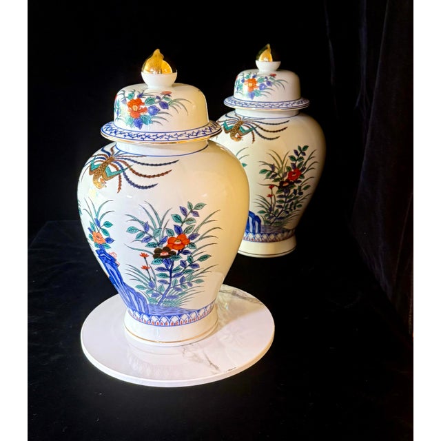 Pair of Mid 20th Century United China Collectors Series Porcelain Ginger Jars For Sale - Image 9 of 12