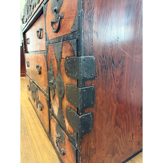 Antique Japanese Meiji Period Keyaki Tansu Chest With Dragon & Shishi Ironwork For Sale - Image 11 of 13
