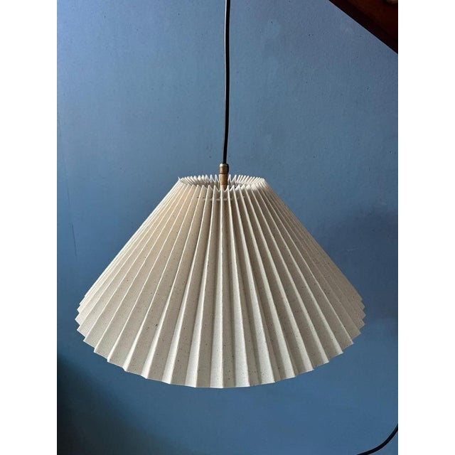 Textile Mid-Century Teak Fishing Rod Wall Lamp with Pleated Shade For Sale - Image 7 of 11
