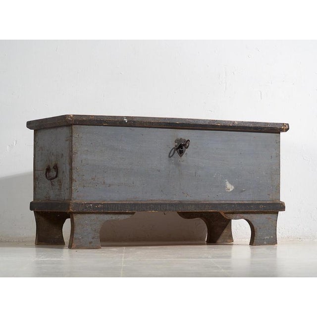Rustic Wooden Trunk with Original Lock, 1900s For Sale - Image 3 of 18