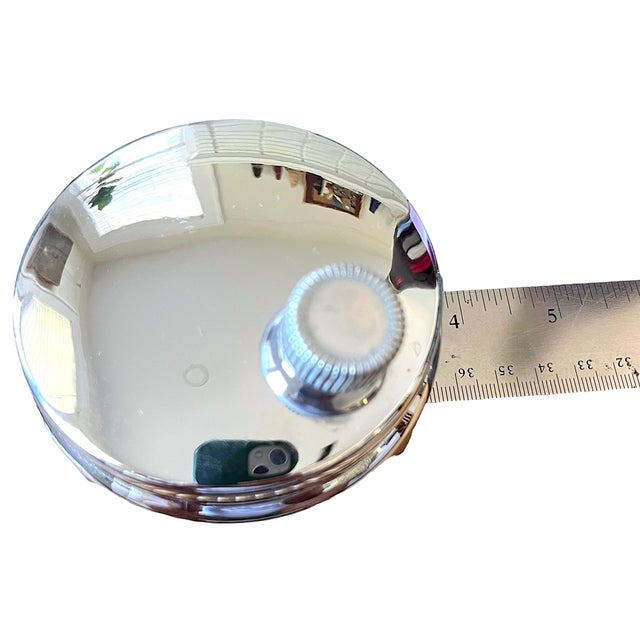 Transparent 1950s Oversized Chrome & Glass Cocktail Shaker – Barware Classic After Ralph Lauren Dorothy Thorpe For Sale - Image 8 of 8