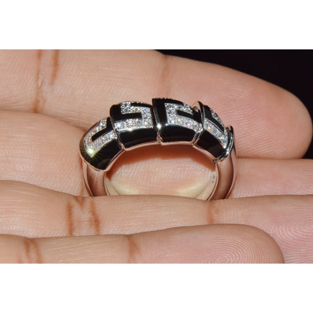 Black Vintage Roberto Coin Cobra 0.40ct Diamond Articulating Ring in Solid 18k White Gold, Size 8 For Sale - Image 8 of 17