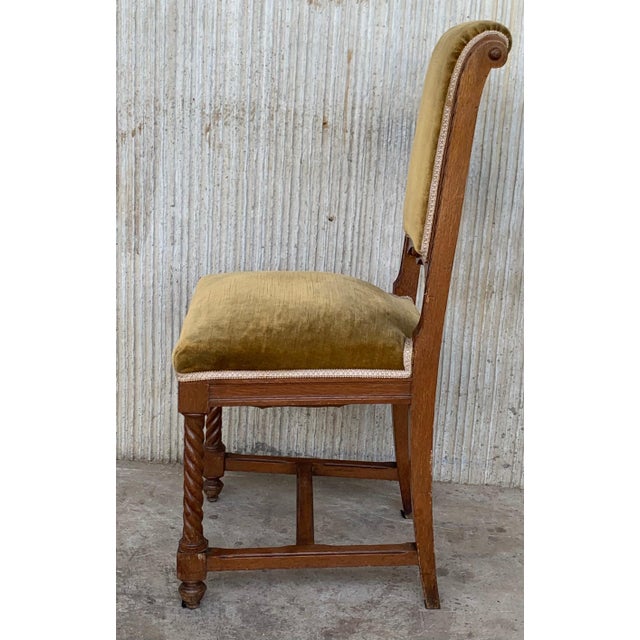 Spanish Early 20th Century Set of 4 Carved Dining Room Chairs in Louis XIII Style with Velvet Seat and Back For Sale - Image 3 of 18