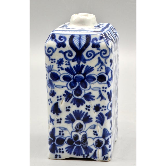 Delft 19th-Century English Delft Tea Caddy With Rampart Lions Hand Painted For Sale - Image 4 of 9