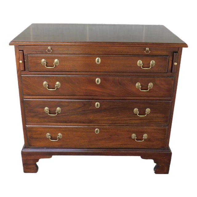 Henkel Harris Mahogany Georgian Style Bachelor Chest 33.5"w For Sale