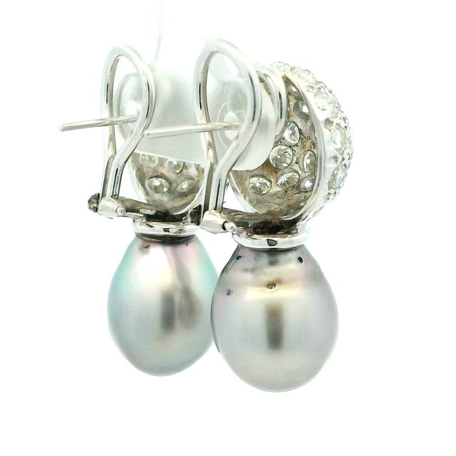 Modern 18k White Gold Diamond & Grey South Sea Pearl Drop Earrings, A Pair For Sale - Image 3 of 9