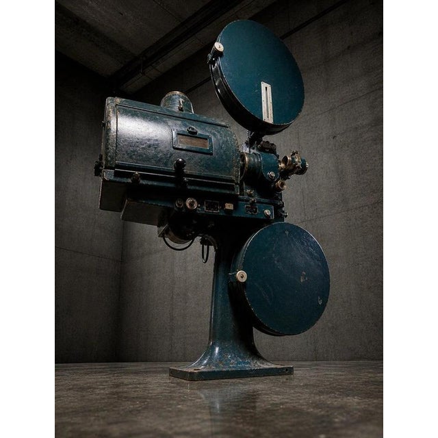 1920s Ernemann V Carbon Arc 35mm Cinema Projector on Original Pedestal, 1920s For Sale - Image 5 of 15