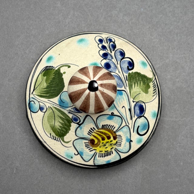 1970s Vintage Cat Tonalá Mexico Hand Painted Floral Ceramic Lidded Canister For Sale - Image 5 of 8