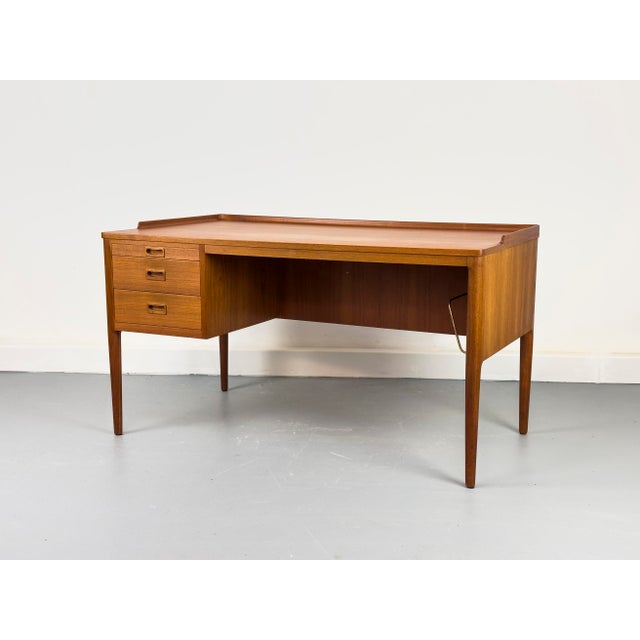 Brown Mid-Century Modern Teak Desk attributed to H. Brockmann Petersen for Poul M. Jessen, 1960s For Sale - Image 8 of 18
