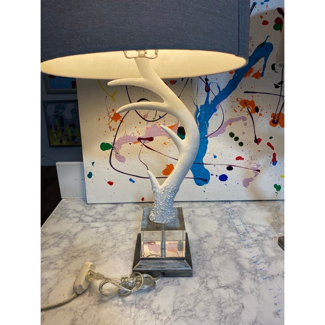 Pair of Midcentury Modern Faux Horn Lamps on Lucite Base For Sale - Image 4 of 12