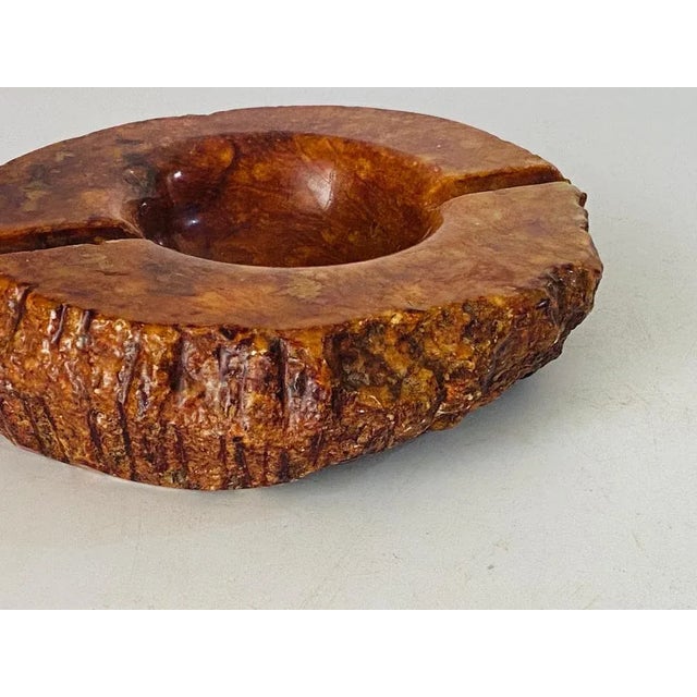 Large and rare vide poche in Onyx or Marble. This ashtray is rare by his color and size. It is in a Brown color. It has...